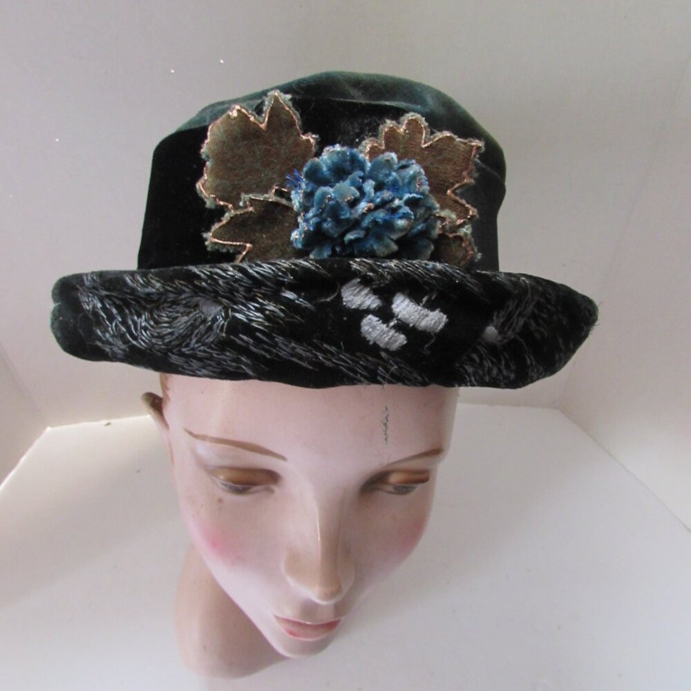 Antique Edwardian Style Black & Green Velvet Hat